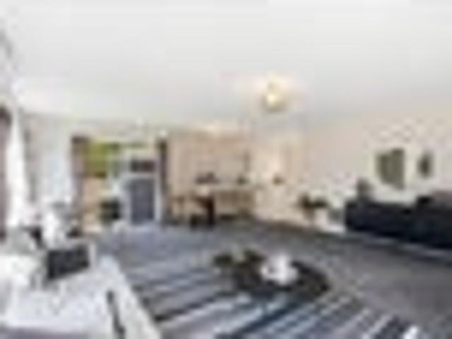 Apartment for sale in Chaslands, Canterbury