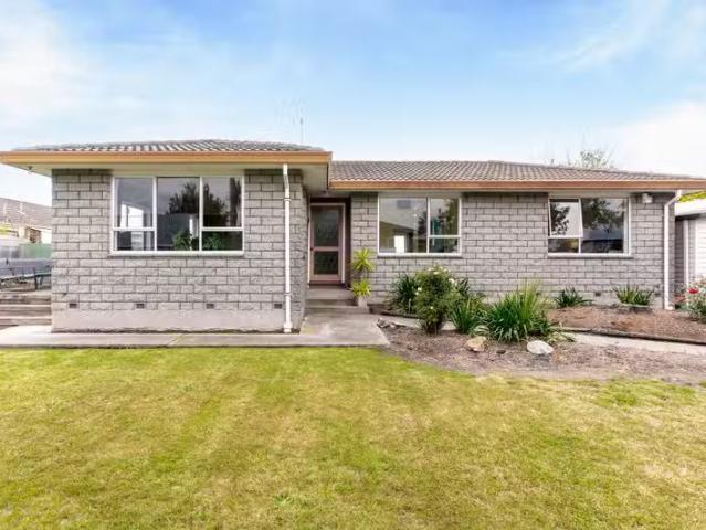 House for rent in Chaslands, Canterbury