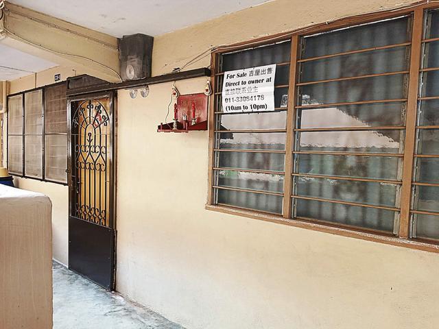 Flat for sale in Malaka