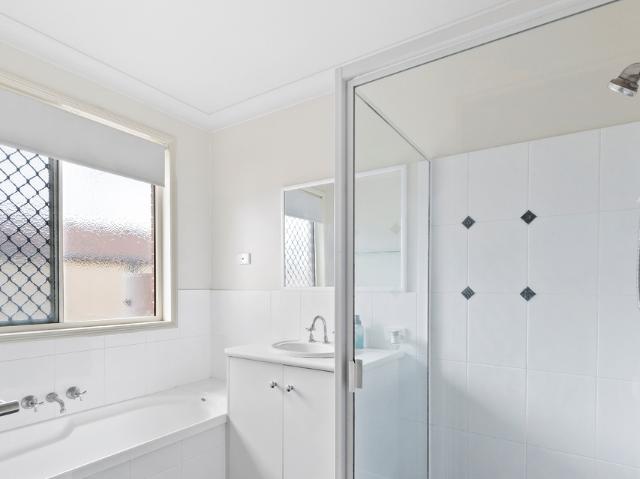 Apartment for sale in Kearneys Spring, Queensland