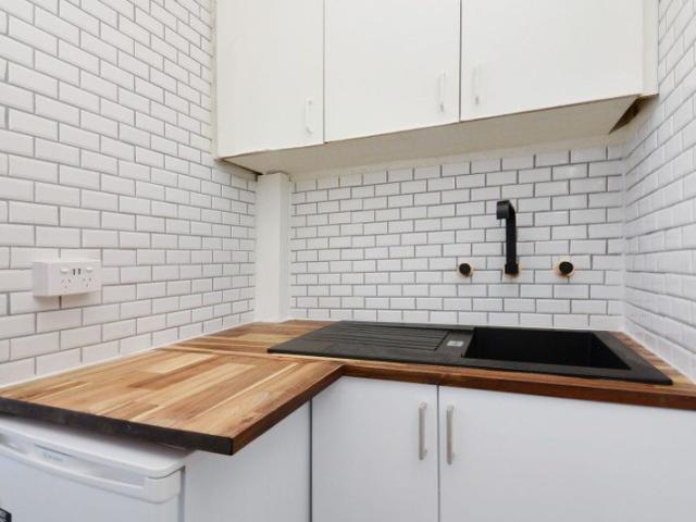 Granny Flat for rent in Five Ways, Sydney