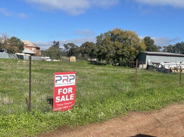 Land for sale in Fifield, New South Wales