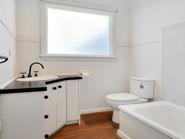 Cottage for sale in Allambee, Victoria