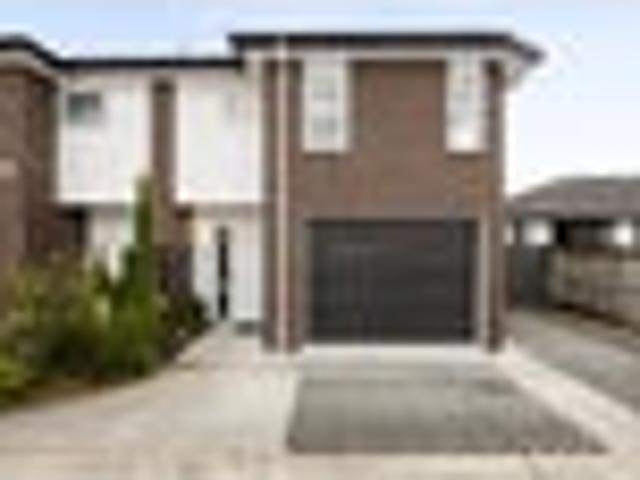 Townhouse for sale in Livingstone, Hamilton City