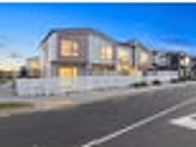 Townhouse for sale in Paremoremo