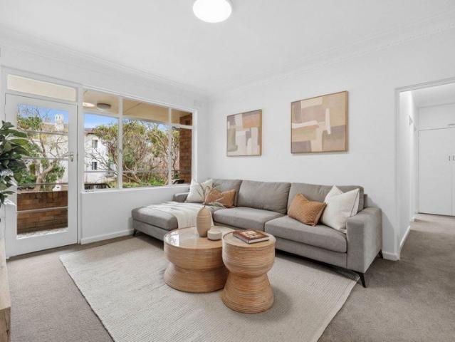 Apartment for sale in Lower North Shore, Sydney