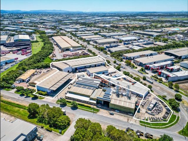 Warehouse for rent in Toombul, Queensland