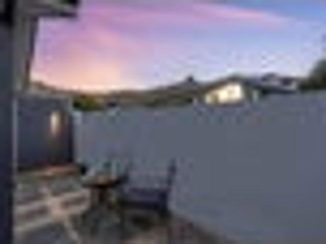 House for sale in Chaslands, Canterbury