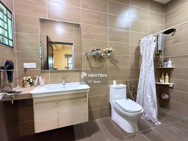Shop for sale in Johor