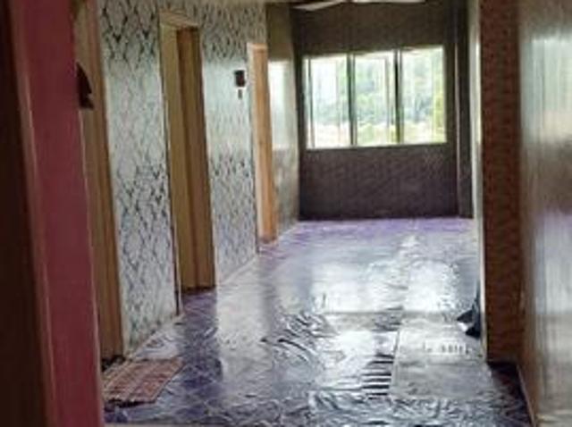 Flat for sale in Seri Kembangan, Majlis Bandaraya Subang Jaya