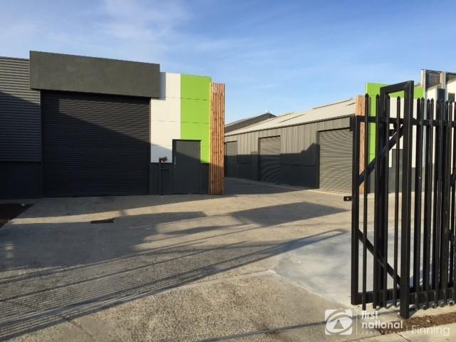 Warehouse for rent in Seaford, Melbourne
