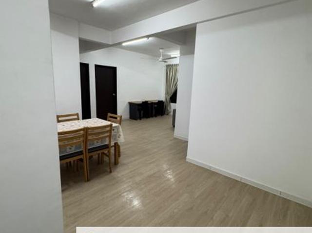 Condominium for rent in Malaka