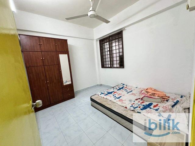 Room for rent in Petaling, Damansara Damai