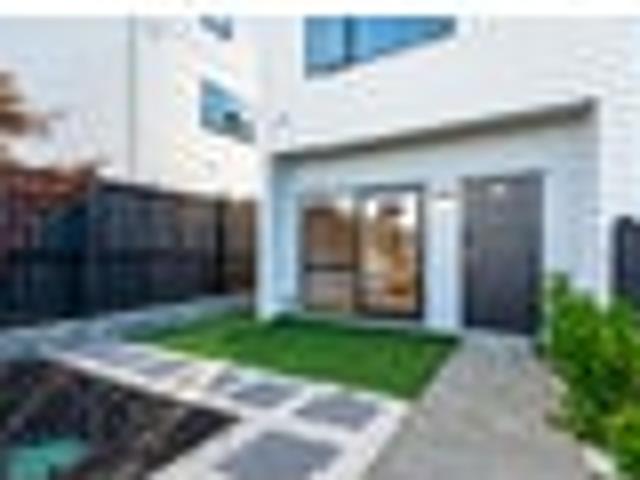 Townhouse for sale in Balmoral