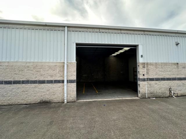 Warehouse for rent in Oak Flats Dc, New South Wales