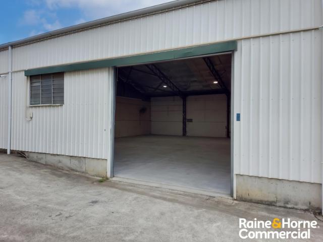 Warehouse for rent in Toombul, Queensland