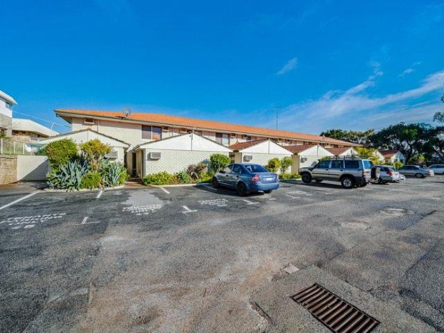 Apartment for sale in Parklands, Western Australia