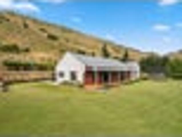 House for sale in Otakou