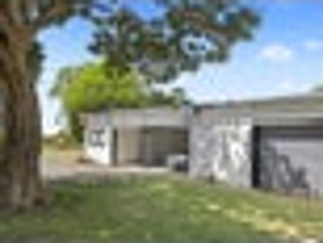 House for sale in Awhitu