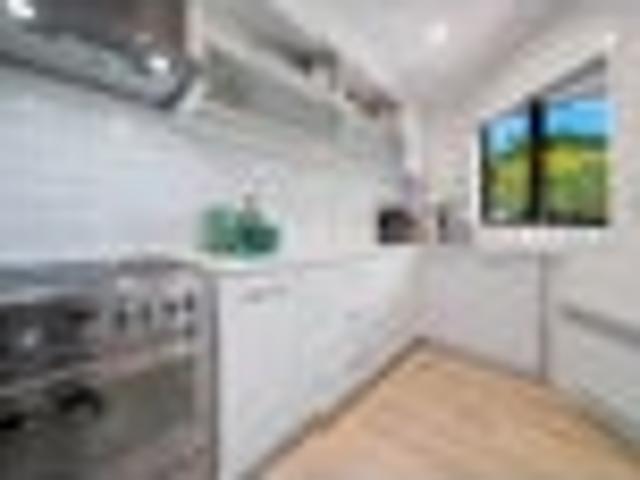 Apartment for sale in Albany Village, Upper Harbour