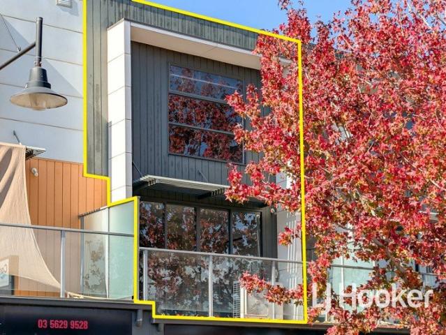 Townhouse for sale in Camerons Creek, Victoria