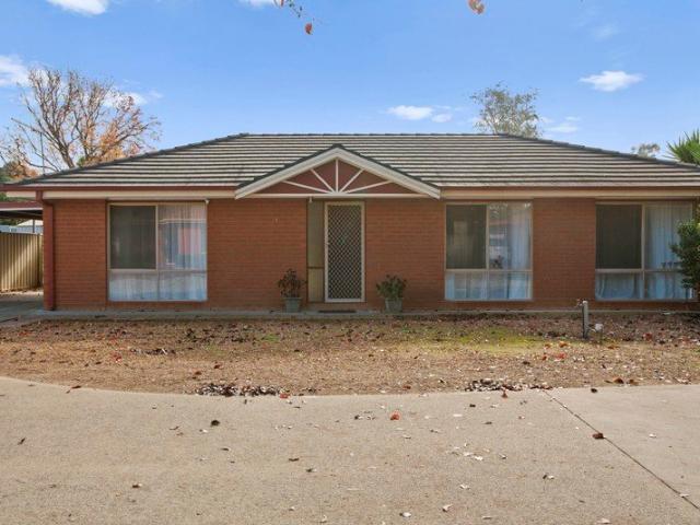 Townhouse for sale in Cobram, Victoria