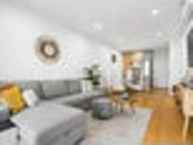 Apartment for sale in Newton, Auckland