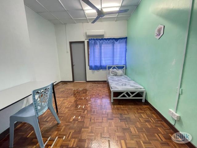 Room for rent in Petaling, Damansara Damai
