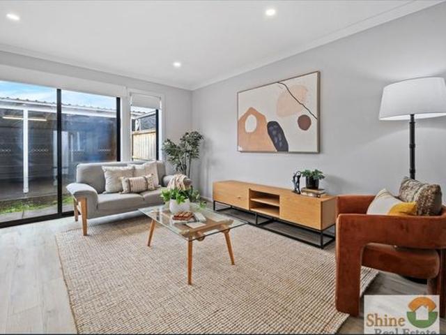 Townhouse for rent in Camerons Creek, Victoria