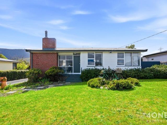 House for sale in New Norfolk, Derwent Valley