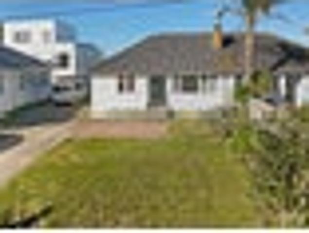 House for sale in Northcote Point, Kaipātiki