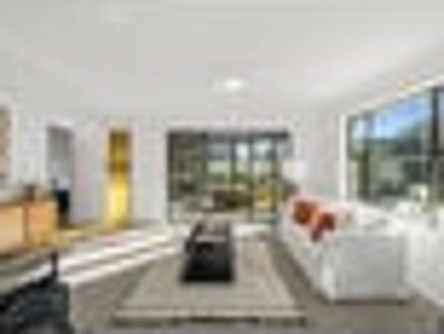 House for sale in Chaslands, Canterbury