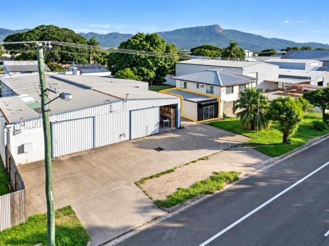Warehouse for rent in Idalia, Townsville