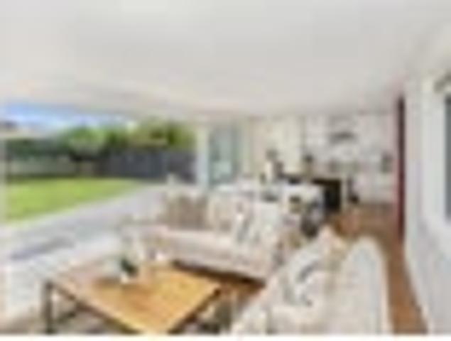 House for sale in Chaslands, Canterbury