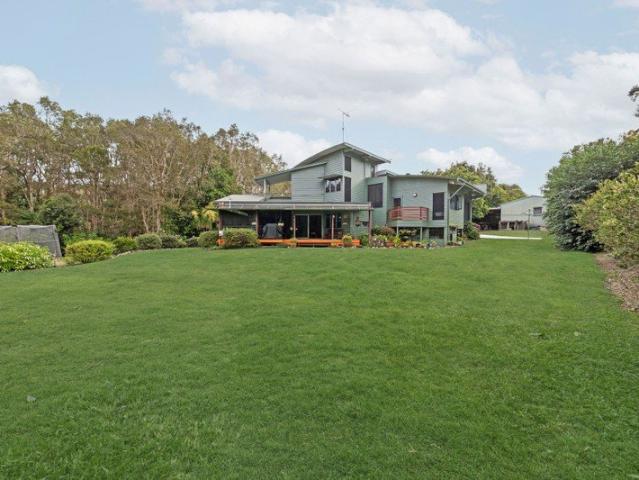 Cottage for sale in Toombul, Queensland