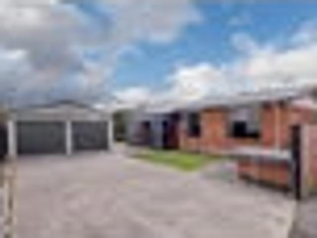 House for sale in Chaslands, Canterbury