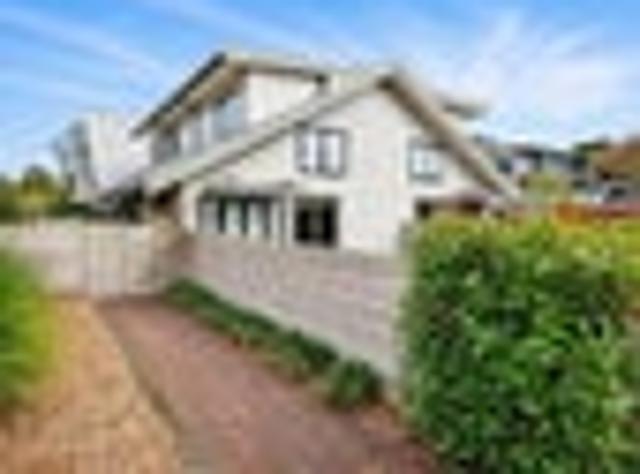 House for sale in Oratia, Oroua County