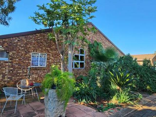 Townhouse for sale in Akasia, Gauteng