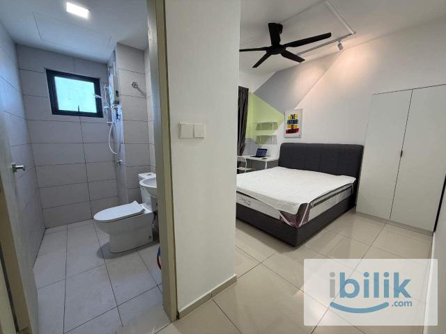 Room for rent in Petaling, Alam Impian