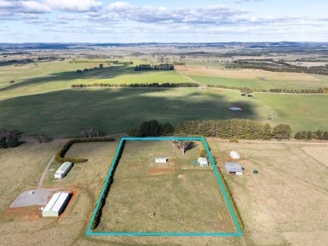 Cottage for sale in Laggan, New South Wales