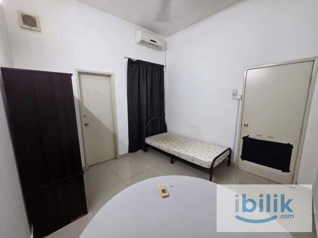 Room for rent in Petaling, Alam Impian