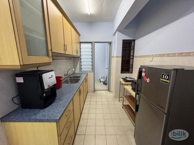 Room for rent in Petaling, Damansara Damai