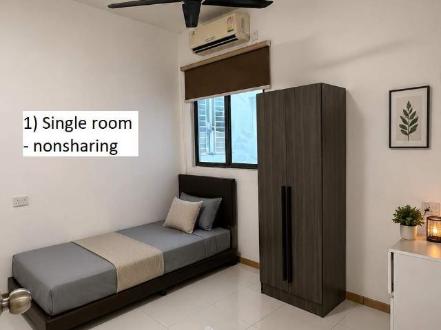 Room for rent in Petaling, Alam Impian