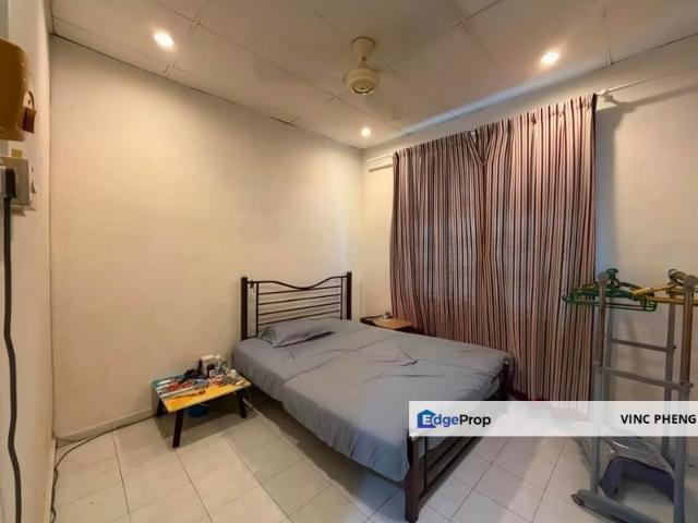 House for rent in Malaka