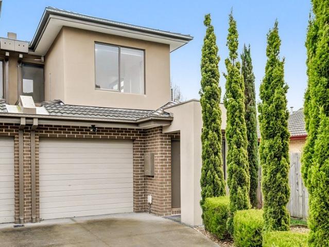 Townhouse for sale in Camerons Creek, Victoria