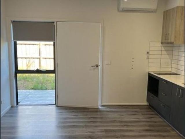 Granny Flat for rent in Camerons Creek, Victoria