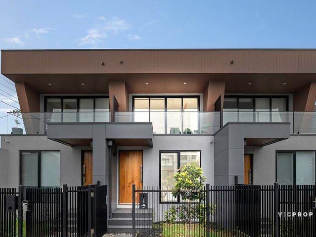 Townhouse for sale in Camerons Creek, Victoria