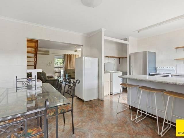 Townhouse for sale in Edmonton, Queensland