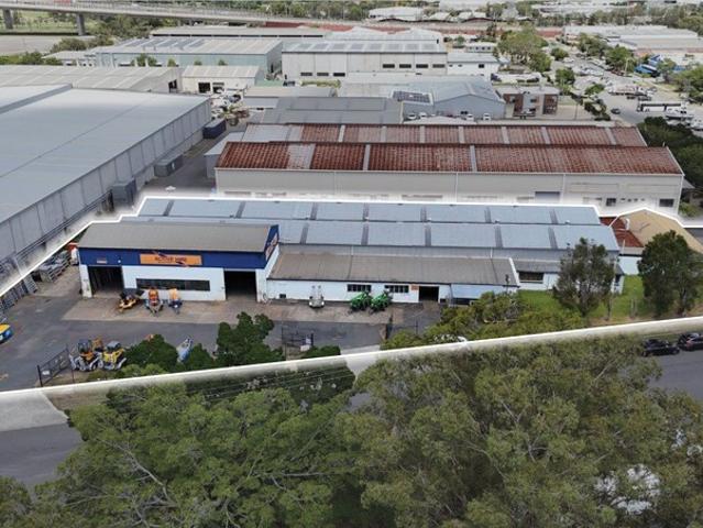 Warehouse for rent in Toombul, Queensland