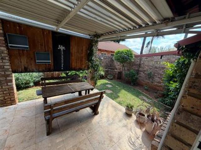 Townhouse for sale in Akasia, Gauteng